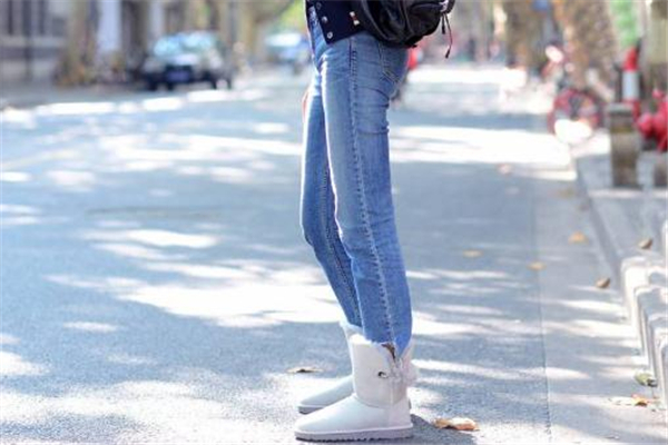 雪地靴怎么清洗 雪地靴可以水洗嗎 雪地靴怎么清洗 雪地靴可以水洗嗎