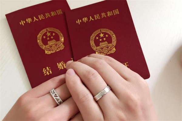 婚戒可以買兩對嗎 婚戒可以買不同品牌的嗎 婚戒可以買兩對嗎 婚戒可以買不同品牌的嗎