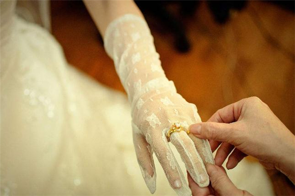 婚戒可以買兩對嗎 婚戒可以買不同品牌的嗎 婚戒可以買兩對嗎 婚戒可以買不同品牌的嗎