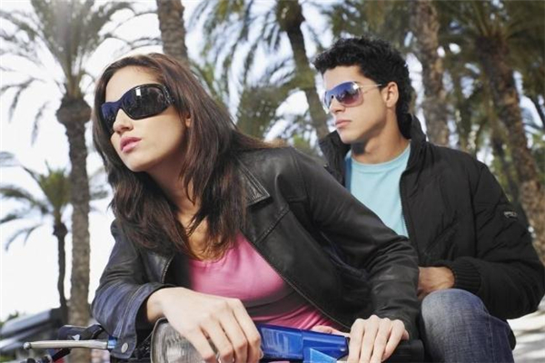 如何做到事業(yè)愛(ài)情兩不誤 談戀愛(ài)影響工作怎么辦 如何做到事業(yè)愛(ài)情兩不誤 談戀愛(ài)影響工作怎么辦