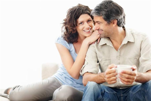 如何回答女朋友的送命題 女朋友送命題大全 如何回答女朋友的送命題 女朋友送命題大全