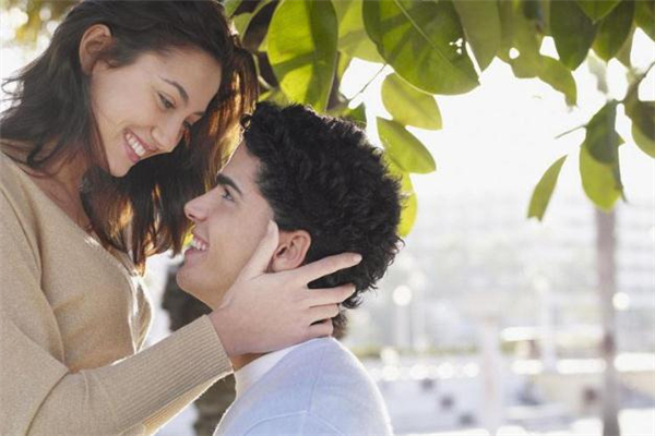 女性該不該為家庭放棄事業(yè) 女人為家庭放棄事業(yè)值得嗎 女性該不該為家庭放棄事業(yè) 女人為家庭放棄事業(yè)值得嗎