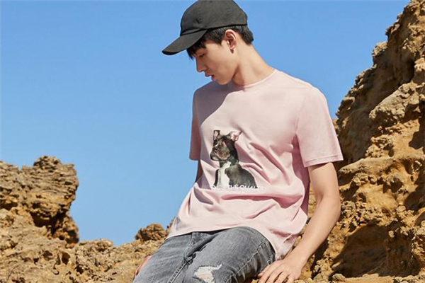 男生穿什么顏色t恤好看 男生t恤穿搭圖片 男生穿什么顏色t恤好看 男生t恤穿搭圖片