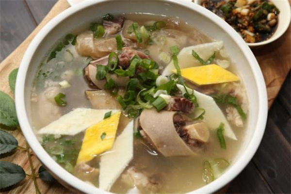 牛尾湯適合什么人群喝 牛尾湯適合小孩喝嗎 牛尾湯適合什么人群喝 牛尾湯適合小孩喝嗎