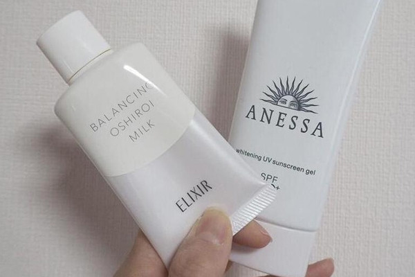 防曬最好的方法是什么 涂防曬霜是最好的防曬方法嗎 防曬最好的方法是什么 涂防曬霜是最好的防曬方法嗎