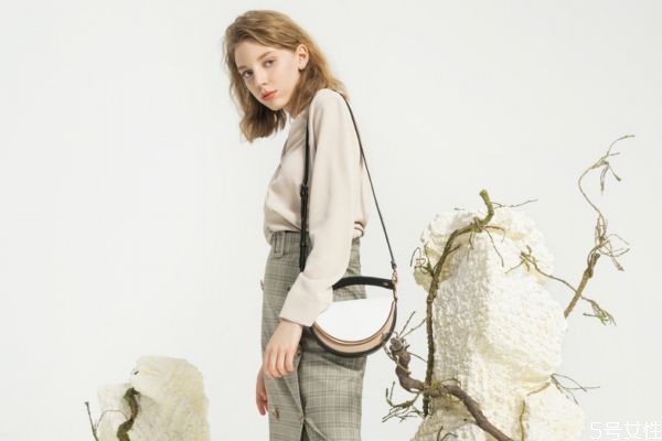 小ck最熱門的包是哪款 小ck包必買款 小ck最熱門的包是哪款 小ck包必買款