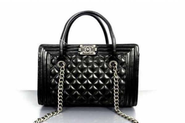 香奈兒包包怎么鑒別真假呢 香奈兒包包產自哪里呢