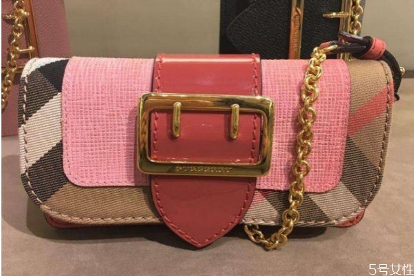 巴寶莉的包包怎么樣呢 巴寶莉的包包多少錢(qián)呢 巴寶莉的包包怎么樣呢 巴寶莉的包包多少錢(qián)呢