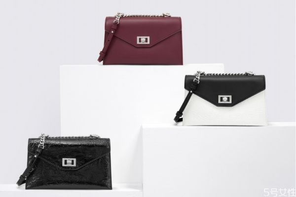 小ck最熱門的包是哪款 小ck包必買款 小ck最熱門的包是哪款 小ck包必買款