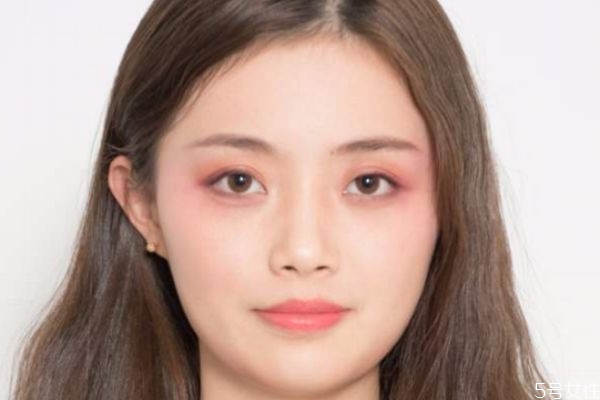 俏皮無(wú)辜的眼妝要怎么化 無(wú)辜大眼妝化妝步驟 俏皮無(wú)辜的眼妝要怎么化 無(wú)辜大眼妝化妝步驟