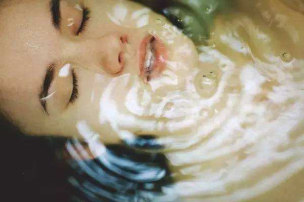 冬天護膚需要去角質(zhì)嗎 冬天去角質(zhì)要注意什么