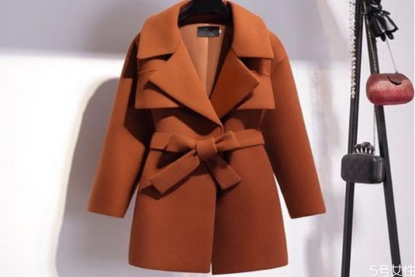 呢絨衣服會(huì)掉色嗎 呢絨衣服應(yīng)該怎么洗呢 呢絨衣服會(huì)掉色嗎 呢絨衣服應(yīng)該怎么洗呢