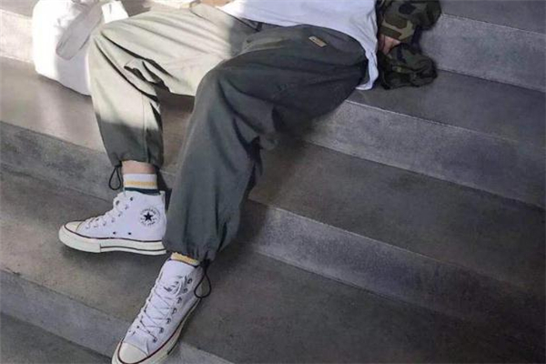 男生穿什么褲子好看 男生穿什么褲子時髦 男生穿什么褲子好看 男生穿什么褲子時髦