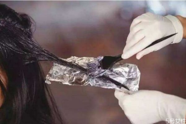 染發(fā)要注意哪些細節(jié) 染發(fā)有哪些小細節(jié) 染發(fā)要注意哪些細節(jié) 染發(fā)有哪些小細節(jié)