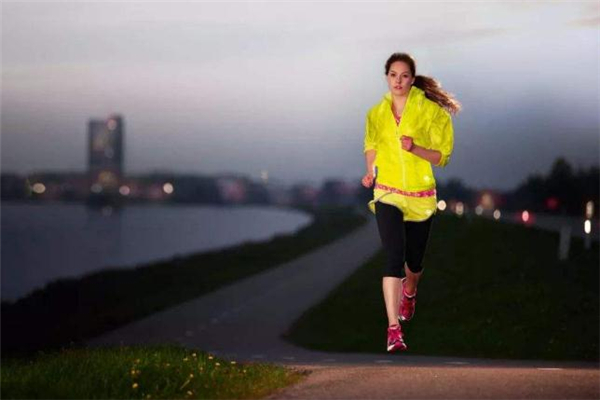 晚上跑步會影響睡眠質(zhì)量嗎 晚上跑步會睡不著嗎 晚上跑步會影響睡眠質(zhì)量嗎 晚上跑步會睡不著嗎