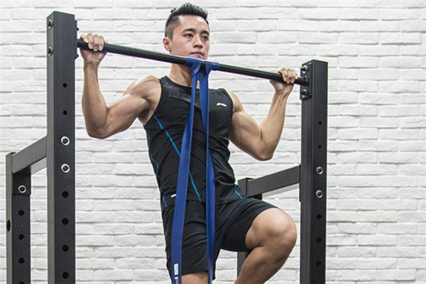 引體向上輔助帶怎么用 引體向上輔助帶有用嗎 引體向上輔助帶怎么用 引體向上輔助帶有用嗎
