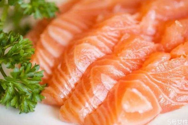 什么人群不能吃鱒魚呢 鱒魚怎么做好吃呢 什么人群不能吃鱒魚呢 鱒魚怎么做好吃呢