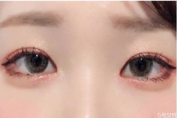 俏皮無(wú)辜的眼妝要怎么化 無(wú)辜大眼妝化妝步驟 俏皮無(wú)辜的眼妝要怎么化 無(wú)辜大眼妝化妝步驟