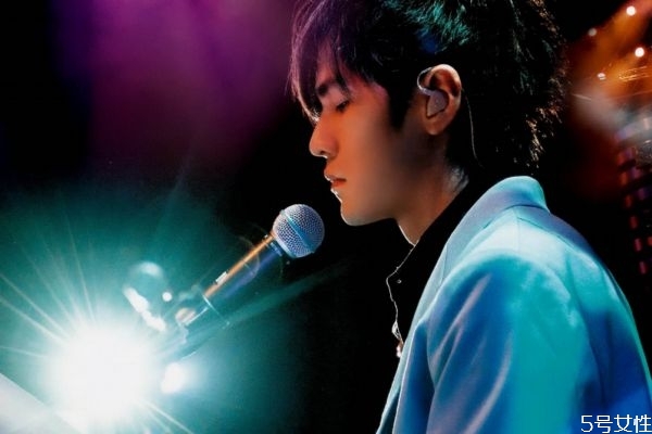 和直男在一起是什么感覺 和直男談戀愛是怎樣的感覺 和直男在一起是什么感覺 和直男談戀愛是怎樣的感覺