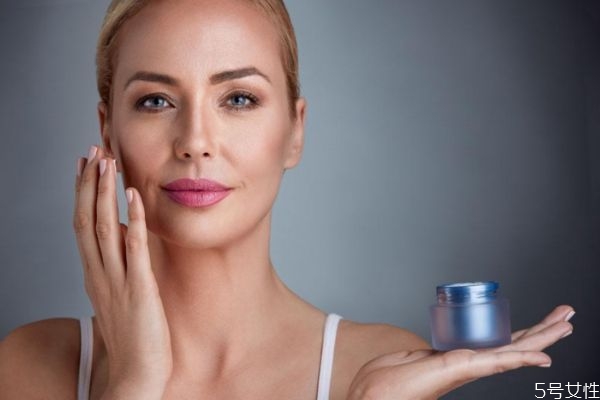 冬季護膚有哪些常識 護膚存在哪些誤區(qū) 冬季護膚有哪些常識 護膚存在哪些誤區(qū)