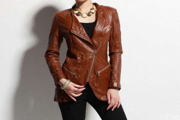 皮革的面料有什么優(yōu)點(diǎn)嗎 皮革的面料貴嗎 皮革的面料有什么優(yōu)點(diǎn)嗎 皮革的面料貴嗎