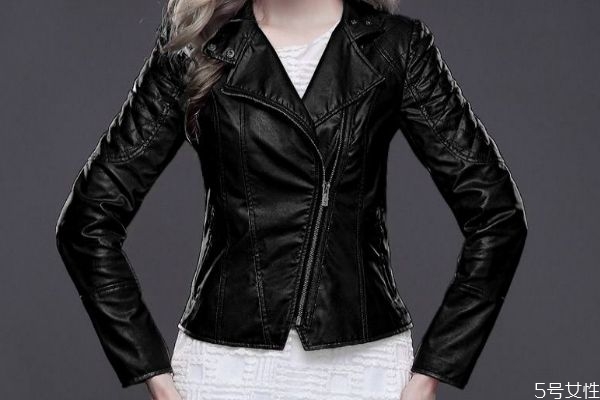 皮革穿搭衣服應(yīng)該怎么保養(yǎng)呢 皮革的衣服會(huì)掉皮嗎 皮革穿搭衣服應(yīng)該怎么保養(yǎng)呢 皮革的衣服會(huì)掉皮嗎