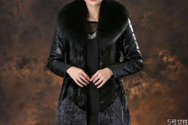 皮革穿搭衣服應(yīng)該怎么保養(yǎng)呢 皮革的衣服會(huì)掉皮嗎 皮革穿搭衣服應(yīng)該怎么保養(yǎng)呢 皮革的衣服會(huì)掉皮嗎