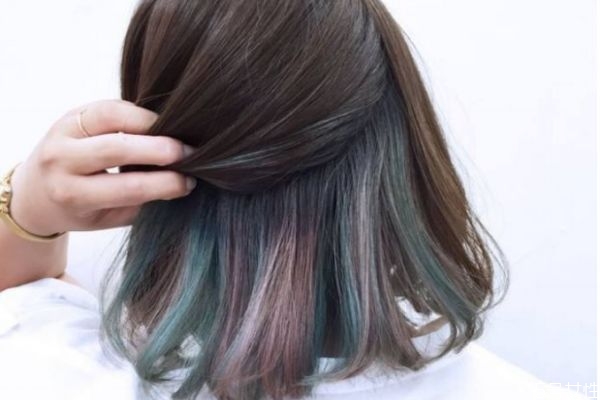 染發(fā)后洗頭會(huì)掉色嗎 會(huì)什么染發(fā)后會(huì)掉色呢 染發(fā)后洗頭會(huì)掉色嗎 會(huì)什么染發(fā)后會(huì)掉色呢