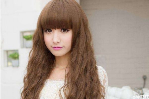 大臉可以燙發(fā)嗎 大臉應(yīng)該燙什么發(fā)型呢 大臉可以燙發(fā)嗎 大臉應(yīng)該燙什么發(fā)型呢