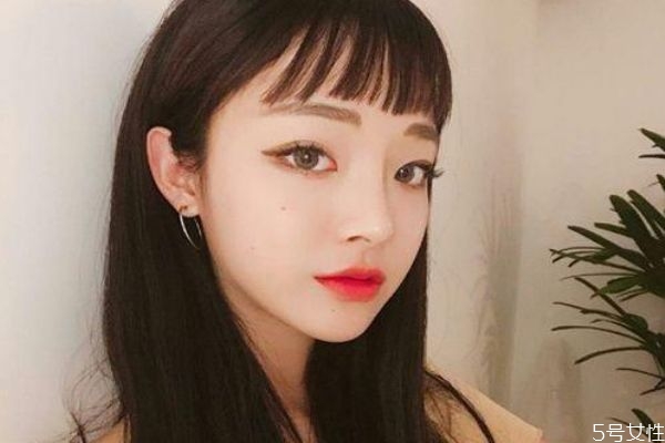 眉上劉海配什么發(fā)型好看 眉上劉海發(fā)型 眉上劉海配什么發(fā)型好看 眉上劉海發(fā)型