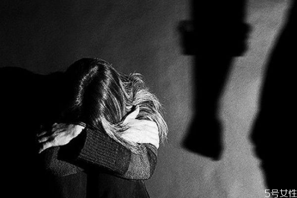 打老婆的男人還會(huì)有下次嗎 男人酒后打老婆能原諒嗎 打老婆的男人還會(huì)有下次嗎 男人酒后打老婆能原諒嗎