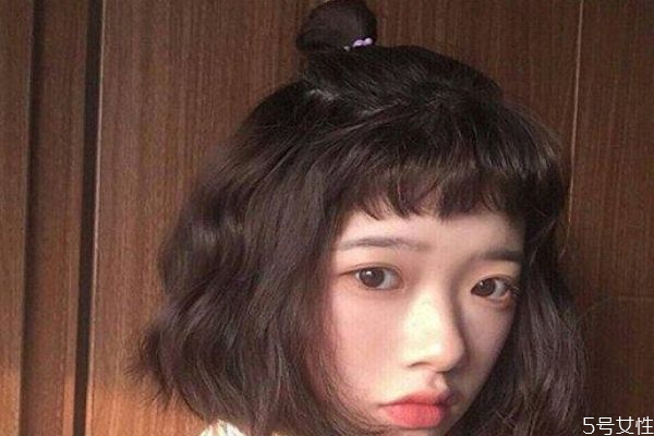 眉上劉海配什么發(fā)型好看 眉上劉海發(fā)型 眉上劉海配什么發(fā)型好看 眉上劉海發(fā)型