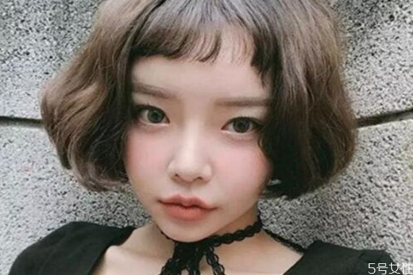 眉上劉海配什么發(fā)型好看 眉上劉海發(fā)型 眉上劉海配什么發(fā)型好看 眉上劉海發(fā)型