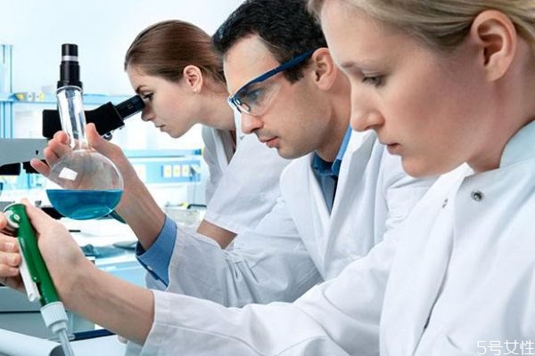 什么是心絞痛呢 心絞痛有什么危害呢 什么是心絞痛呢 心絞痛有什么危害呢