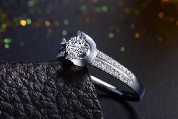 pt鉑金的優(yōu)勢(shì)是什么 買貴金屬時(shí)要注意什么問(wèn)題 pt鉑金的優(yōu)勢(shì)是什么 買貴金屬時(shí)要注意什么問(wèn)題