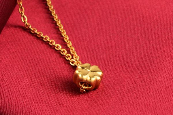 pt950鑲嵌鉆石的優(yōu)勢 pt950鉑金的用途有哪些 pt950鑲嵌鉆石的優(yōu)勢 pt950鉑金的用途有哪些