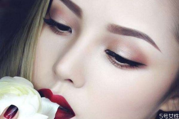 吸脂去腫眼泡手術(shù)后有什么注意嗎 吸脂去腫眼泡手術(shù)后有什么注意嗎