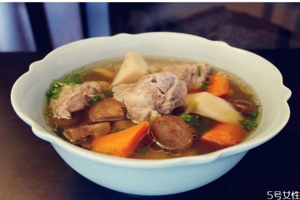 排骨有什么營養(yǎng)價值呢 排骨湯怎么做好喝呢 排骨有什么營養(yǎng)價值呢 排骨湯怎么做好喝呢