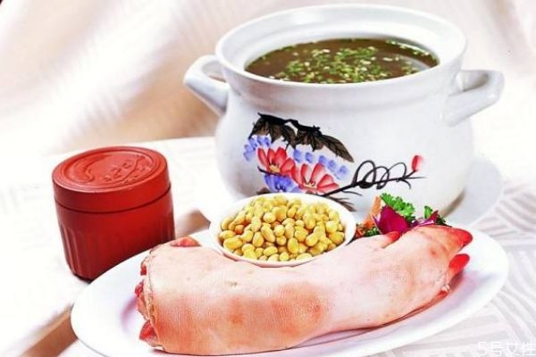 什么湯比較補(bǔ)血呢 產(chǎn)后應(yīng)該多喝什么湯呢 什么湯比較補(bǔ)血呢 產(chǎn)后應(yīng)該多喝什么湯呢