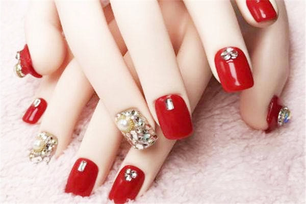 美甲怎么護(hù)理 美甲能保持多久 美甲怎么護(hù)理 美甲能保持多久