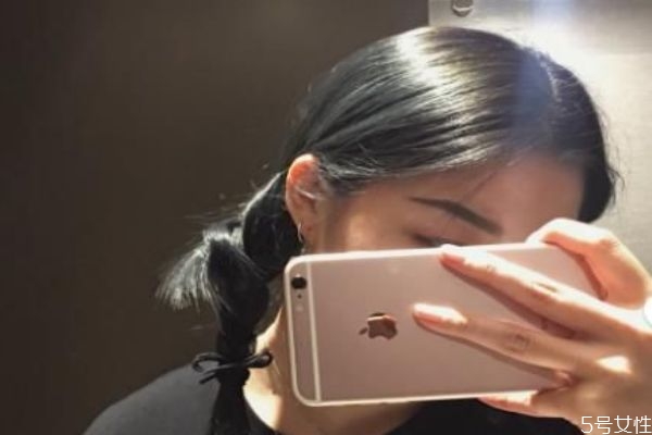 藍黑色掉色后是什么顏色 藍黑色頭發(fā)褪色后圖片 藍黑色掉色后是什么顏色 藍黑色頭發(fā)褪色后圖片