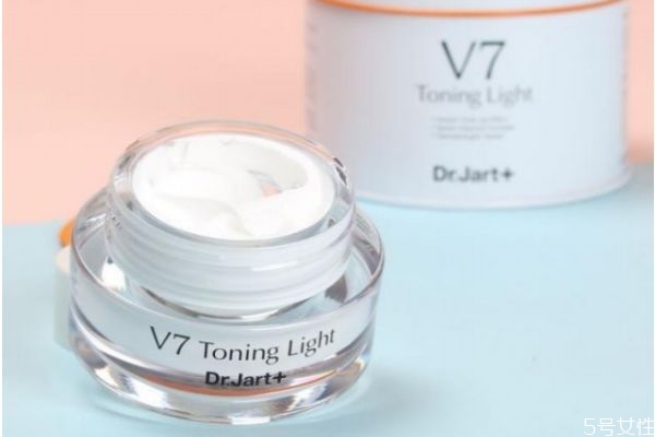 蒂佳婷v7素顏霜晚上可以用嗎 蒂佳婷v7素顏霜使用步驟 蒂佳婷v7素顏霜晚上可以用嗎 蒂佳婷v7素顏霜使用步驟