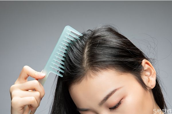 剪頭發(fā)可以防止掉發(fā)嗎 怎樣減少頭發(fā)的脫落 剪頭發(fā)可以防止掉發(fā)嗎 怎樣減少頭發(fā)的脫落