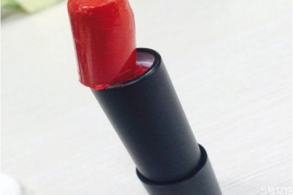 口紅會(huì)融化嗎 正確的保存口紅的方法 口紅會(huì)融化嗎 正確的保存口紅的方法