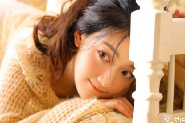 女生說自己胖暗示什么 女生說要減肥機(jī)智回答 女生說自己胖暗示什么 女生說要減肥機(jī)智回答