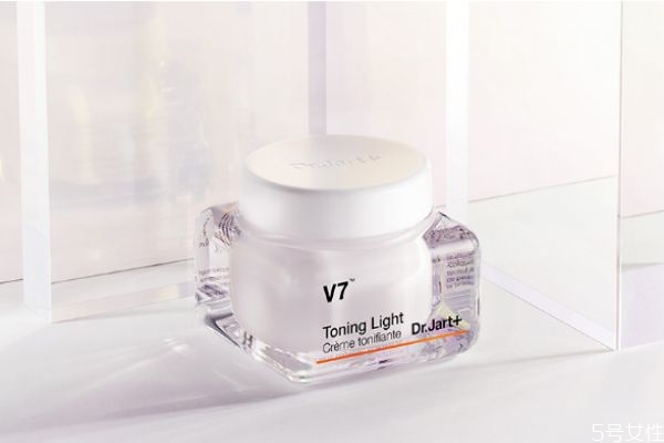 蒂佳婷v7素顏霜晚上可以用嗎 蒂佳婷v7素顏霜使用步驟 蒂佳婷v7素顏霜晚上可以用嗎 蒂佳婷v7素顏霜使用步驟