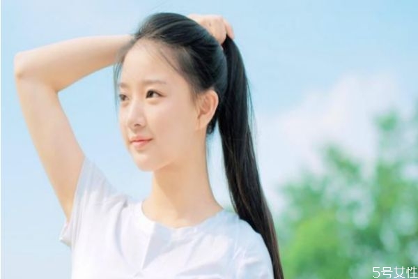 女生說自己胖暗示什么 女生說要減肥機(jī)智回答 女生說自己胖暗示什么 女生說要減肥機(jī)智回答