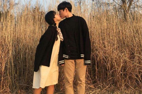 怎么問(wèn)女生要照片 女生為什么不愿意給照片 怎么問(wèn)女生要照片 女生為什么不愿意給照片