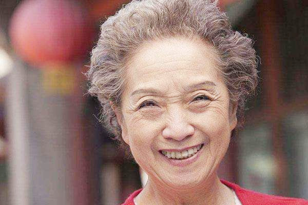 老年斑怎么預防 出現(xiàn)老年斑要注意什么 老年斑怎么預防 出現(xiàn)老年斑要注意什么