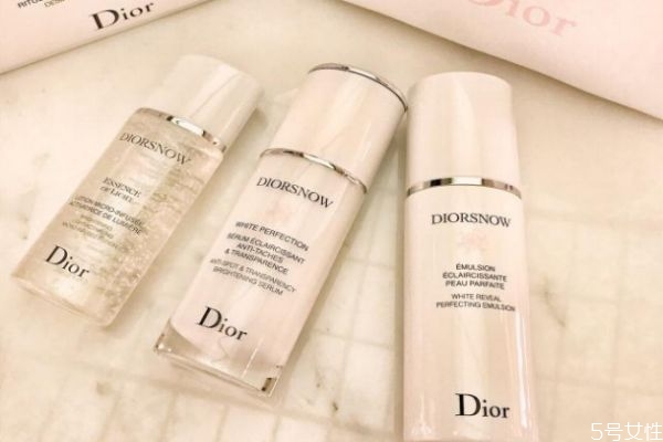 補水套裝哪個牌子好 2019年補水套裝排行榜10強 補水套裝哪個牌子好 2019年補水套裝排行榜10強